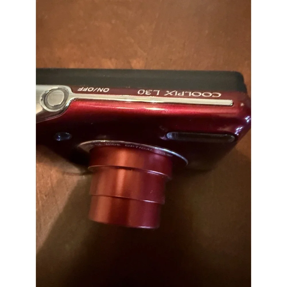 Nikon COOLPIX L30 Red Compact Digital Camera 20.1MP 5x Optical Zoom Tested